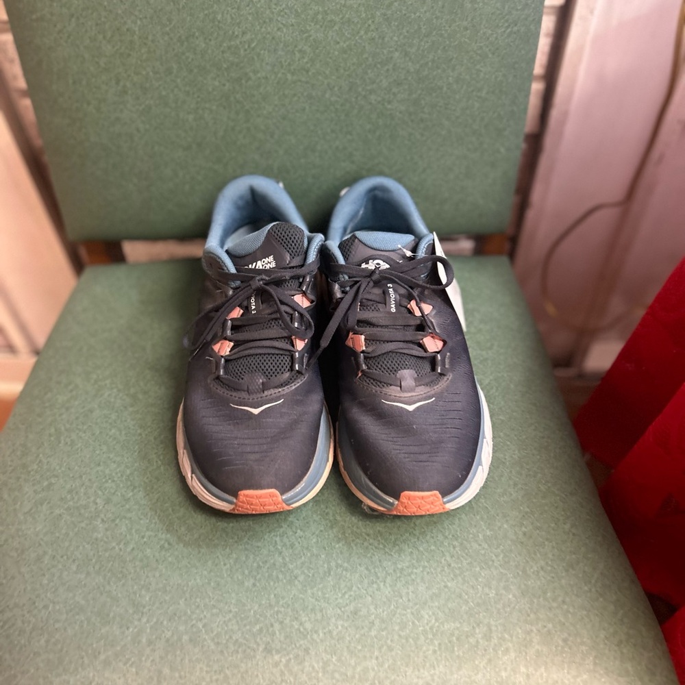 🛍️ HOKA one/one men 11B grey/blue tennis shoe